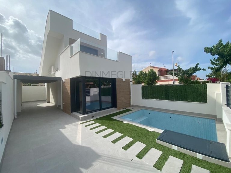 Villa for Sale in Los Alcázares, Murcia 1