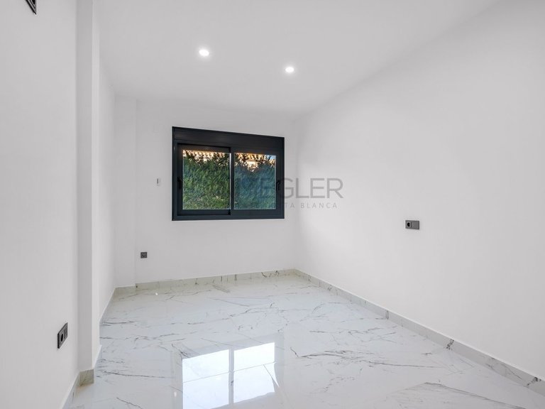 Villa for Sale in Orihuela Costa, Alicante 20
