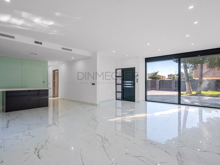 Villa for Sale in Orihuela Costa, Alicante 28
