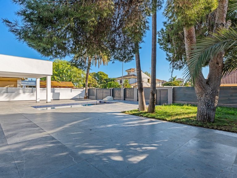 Villa for Sale in Orihuela Costa, Alicante 33