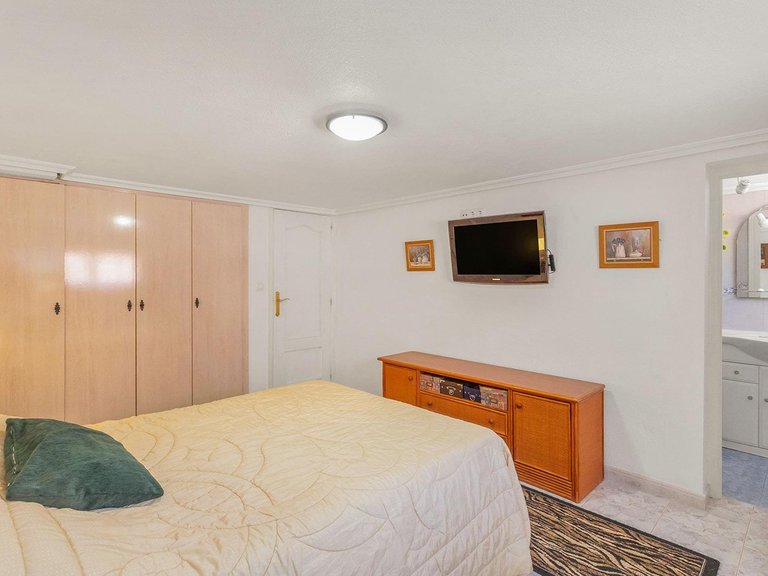 Villa for Sale in Torrevieja, Alicante 13