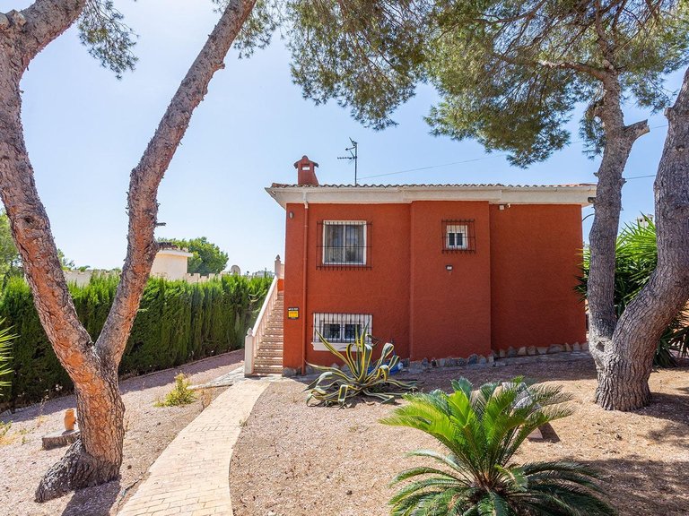Villa for Sale in Torrevieja, Alicante 34