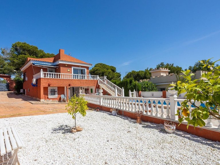 Villa for Sale in Torrevieja, Alicante 11