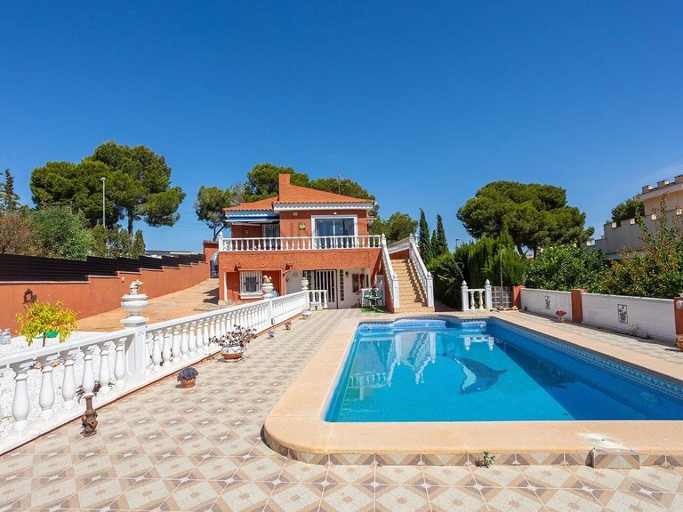 Villa for Sale in Torrevieja, Alicante 14