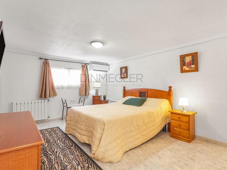 Villa for Sale in Torrevieja, Alicante 23