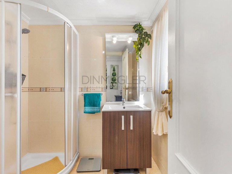 Villa for Sale in Torrevieja, Alicante 31