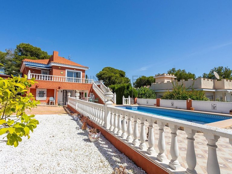 Villa for Sale in Torrevieja, Alicante 7
