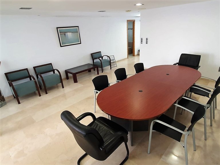 Commercial for Sale in Alicante, Alicante 1