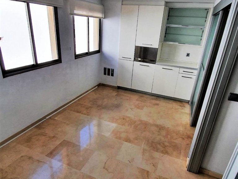 Commercial for Sale in Alicante, Alicante 11