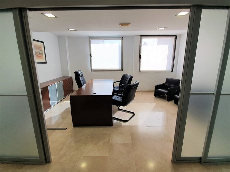 Commercial for Sale in Alicante, Alicante 3