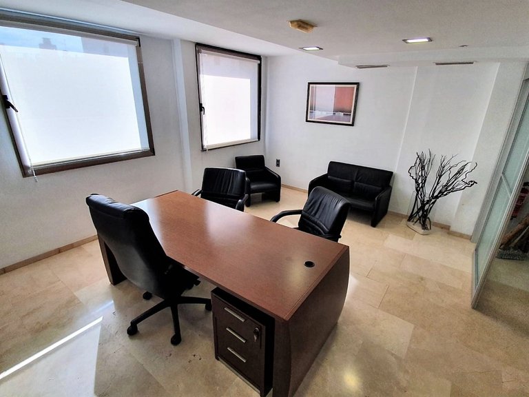 Commercial for Sale in Alicante, Alicante 4