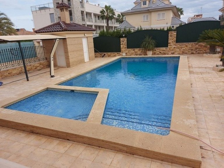 Villa for Sale in Torrevieja, Alicante 2