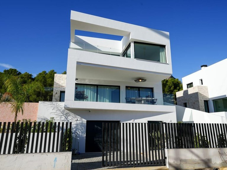 Villa for Sale in Polop, Alicante 1