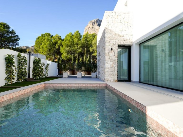 Villa for Sale in Polop, Alicante 2