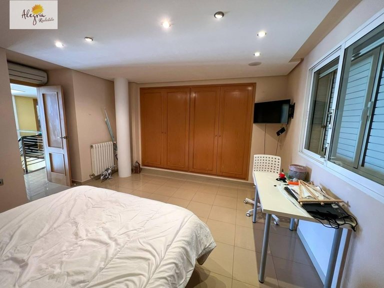 Villa for Sale in Manises, Valencia 14