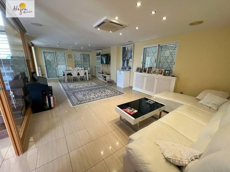Villa for Sale in Manises, Valencia 2