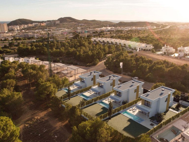 Villa for Sale in Finestrat, Alicante 5