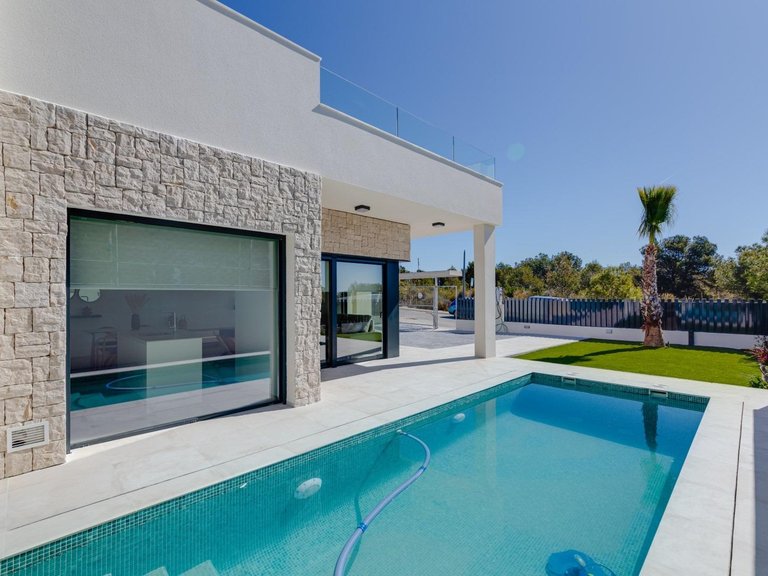 Villa for Sale in Finestrat, Alicante 2