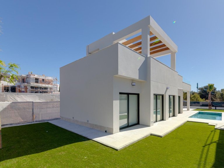 Villa for Sale in Finestrat, Alicante 3
