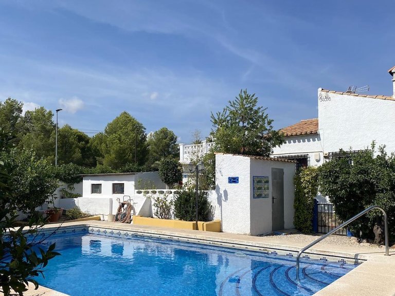 Villa for Sale in L'alfas Del Pi, Alicante 10
