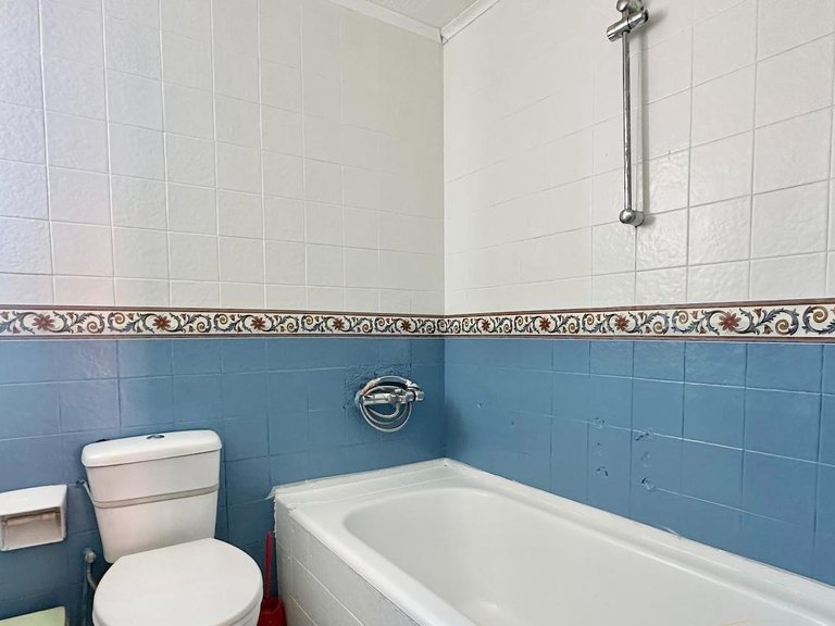 Villa for Sale in L'alfas Del Pi, Alicante 9