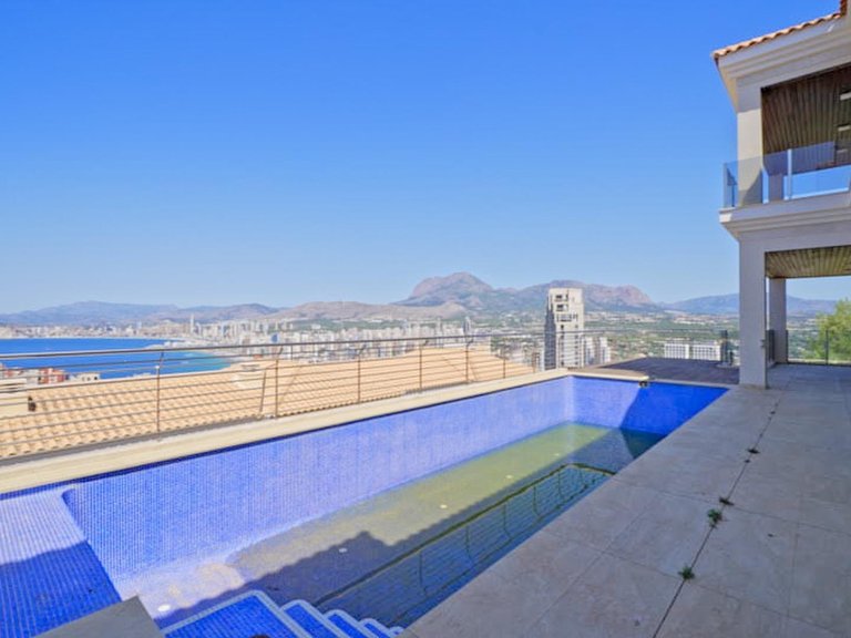 Villa for Sale in Benidorm, Alicante 10