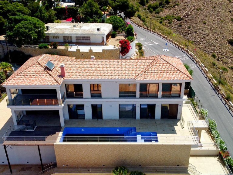 Villa for Sale in Benidorm, Alicante 2