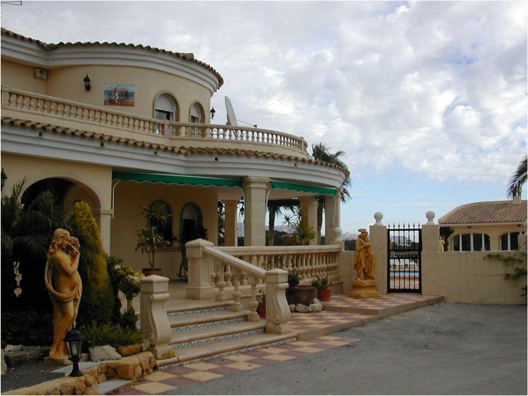 Villa for Sale in L'alfas Del Pi, Alicante 10