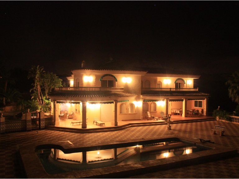 Villa for Sale in L'alfas Del Pi, Alicante 2