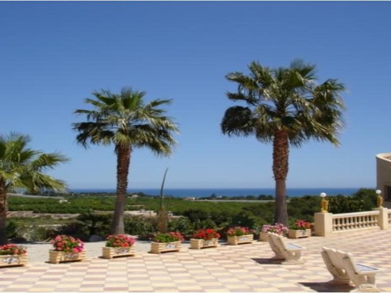 Villa for Sale in L'alfas Del Pi, Alicante 4