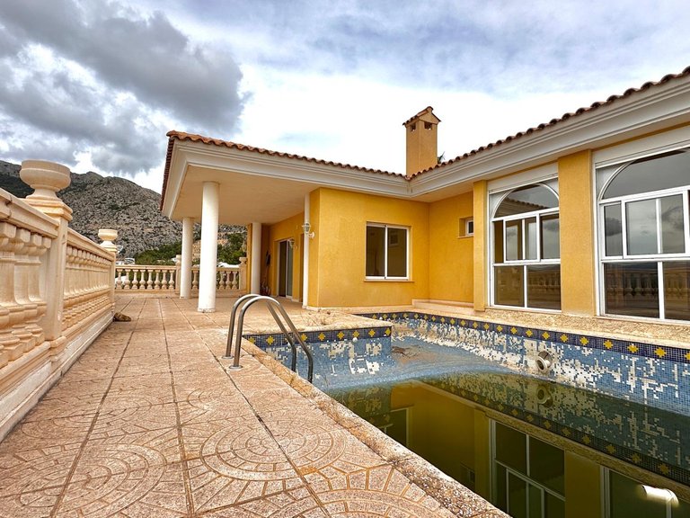 Villa for Sale in Altea, Alicante 3
