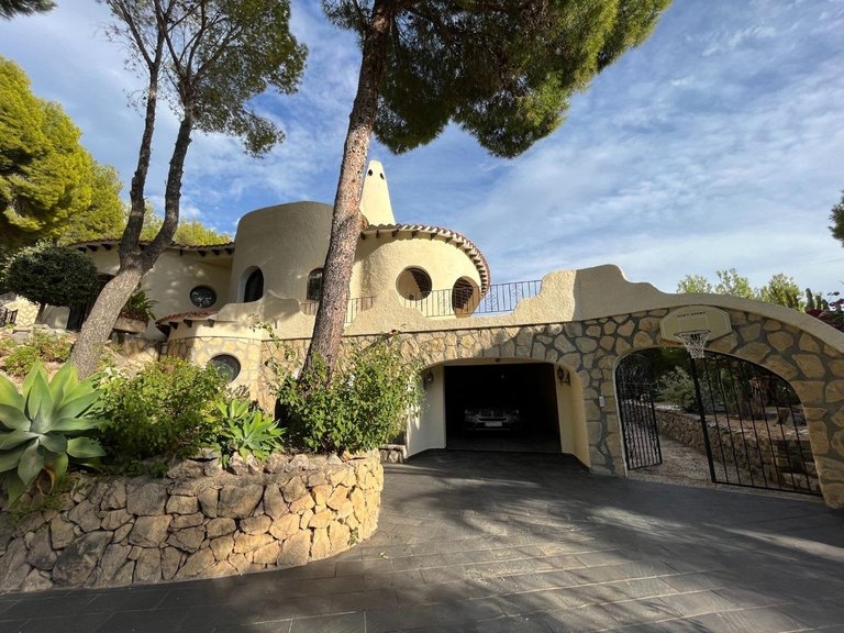 Villa for Sale in Altea, Alicante 1