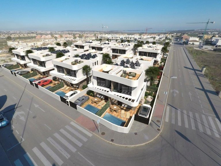 Villa for Sale in Los Montesinos, Alicante 6