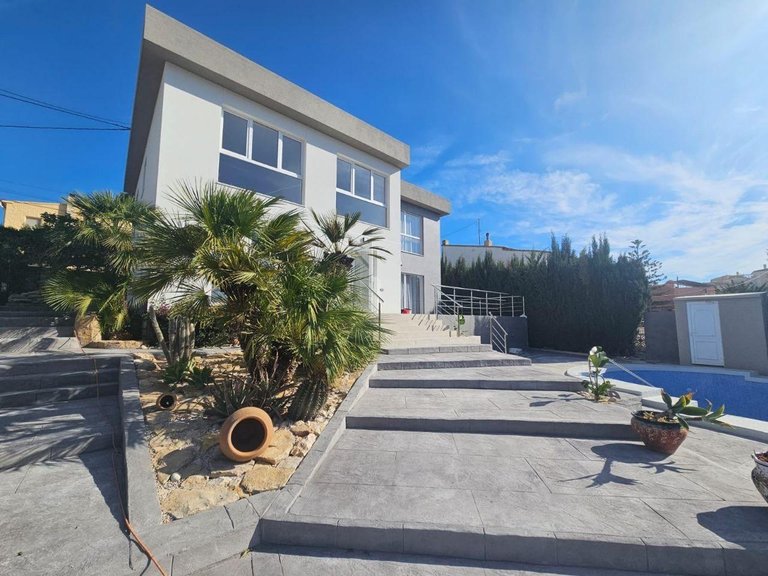 Villa for Sale in Calpe, Alicante 2