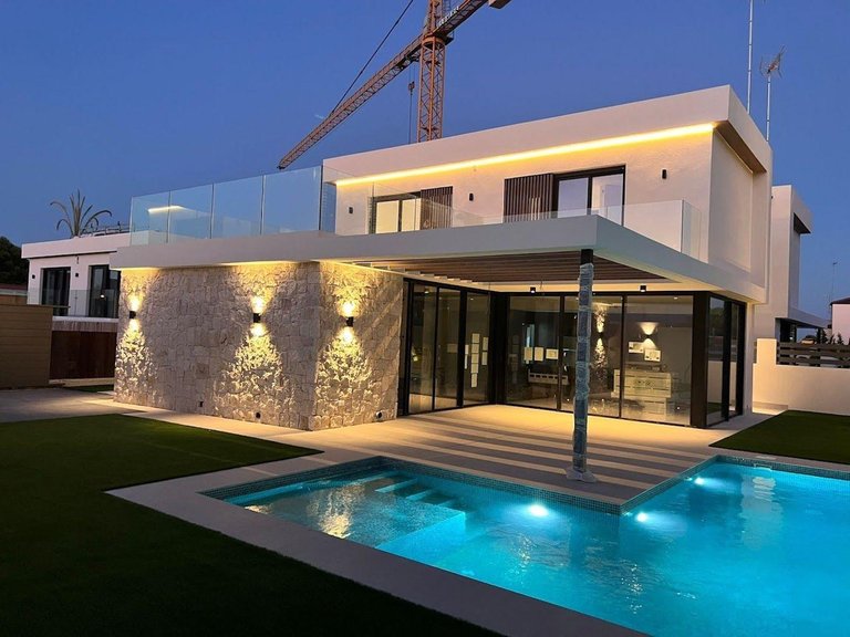 Villa for Sale in Orihuela Costa, Alicante 3