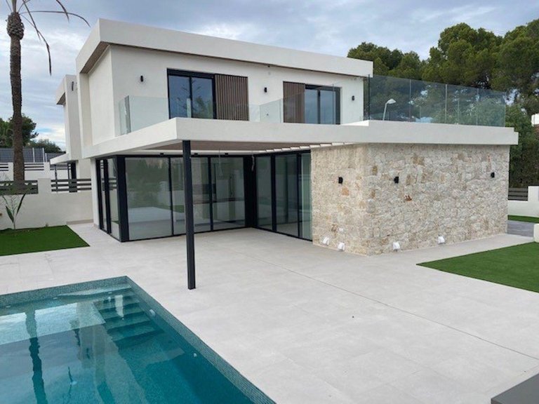 Villa for Sale in Orihuela Costa, Alicante 6