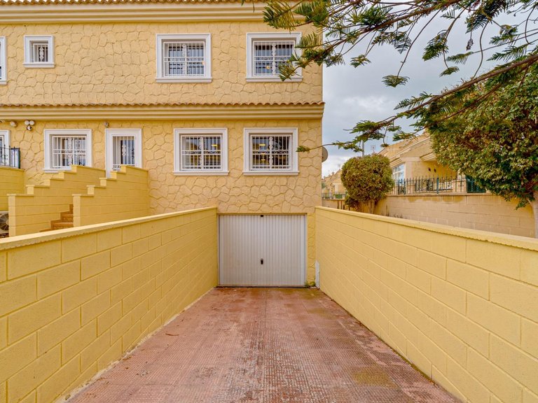 Villa for Sale in Torrevieja, Alicante 11