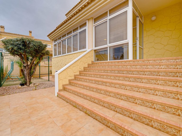 Villa for Sale in Torrevieja, Alicante 12