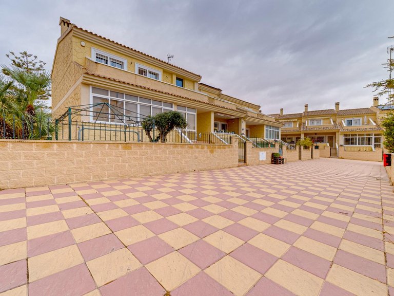 Villa for Sale in Torrevieja, Alicante 15