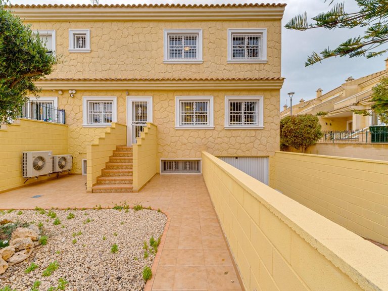 Villa for Sale in Torrevieja, Alicante 8