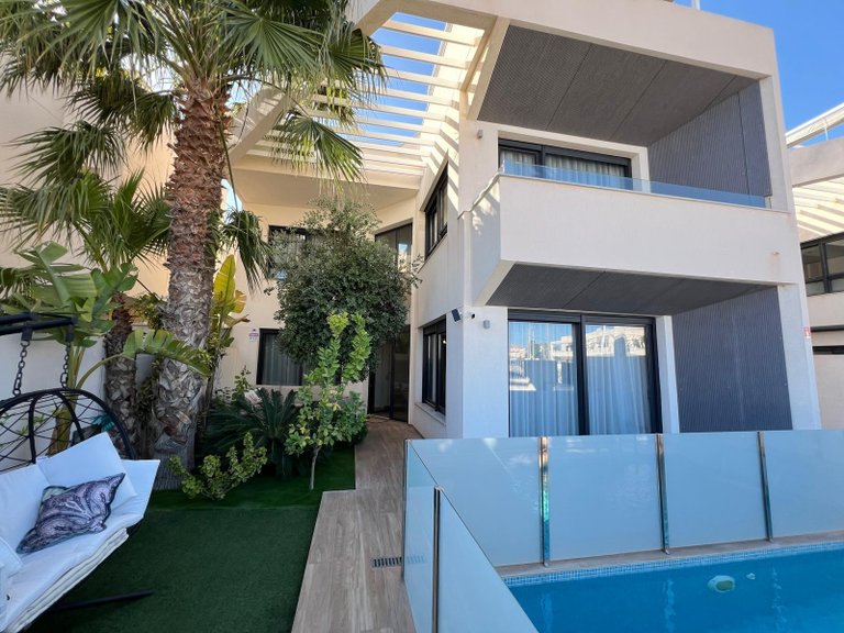 Villa for Sale in Torrevieja, Alicante 8