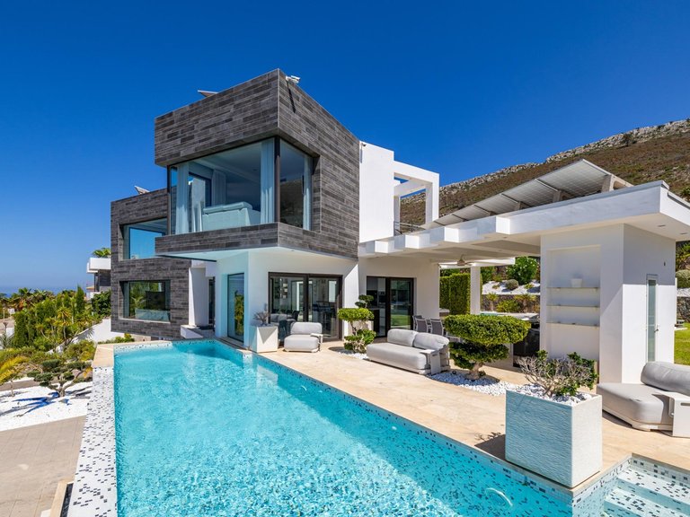 Villa for Sale in Jávea - Xàbia, Alicante 1