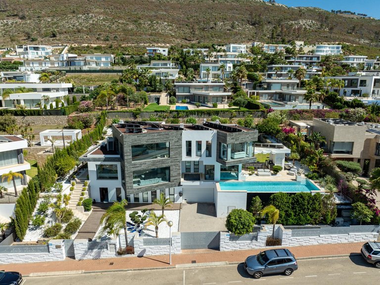 Villa for Sale in Jávea - Xàbia, Alicante 2