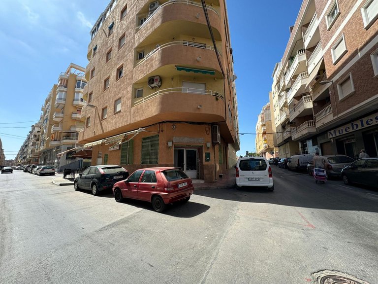 Commercial for Sale in Torrevieja, Alicante 1