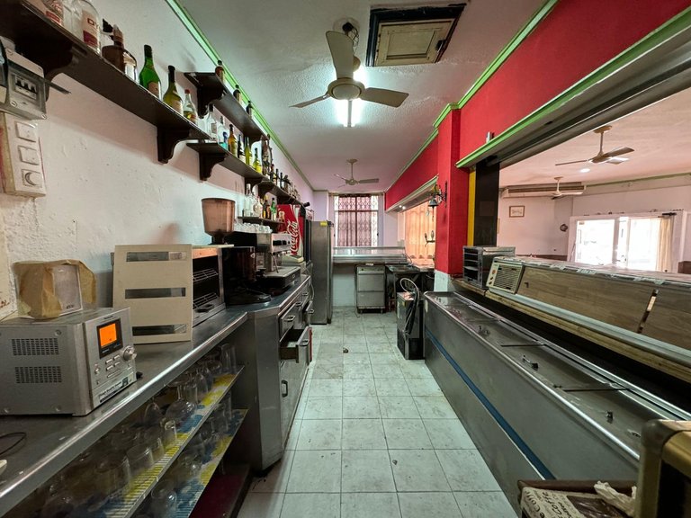 Commercial for Sale in Torrevieja, Alicante 10