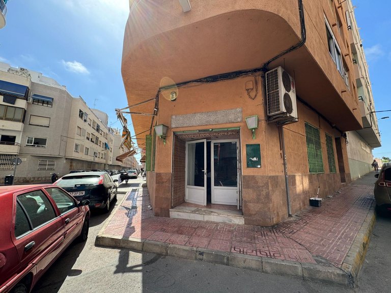 Commercial for Sale in Torrevieja, Alicante 2