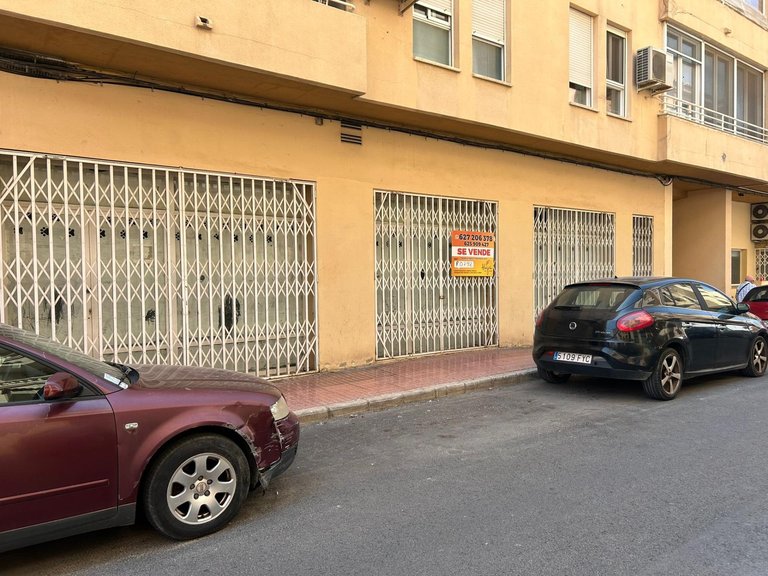 Commercial for Sale in L'alfas Del Pi, Alicante 1