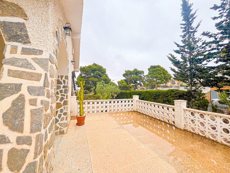 Villa for Sale in Torrevieja, Alicante 2