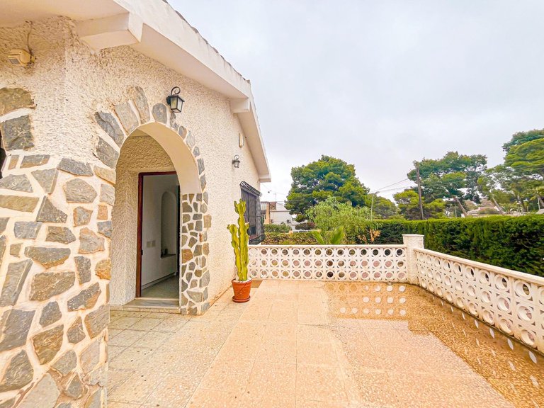 Villa for Sale in Torrevieja, Alicante 4