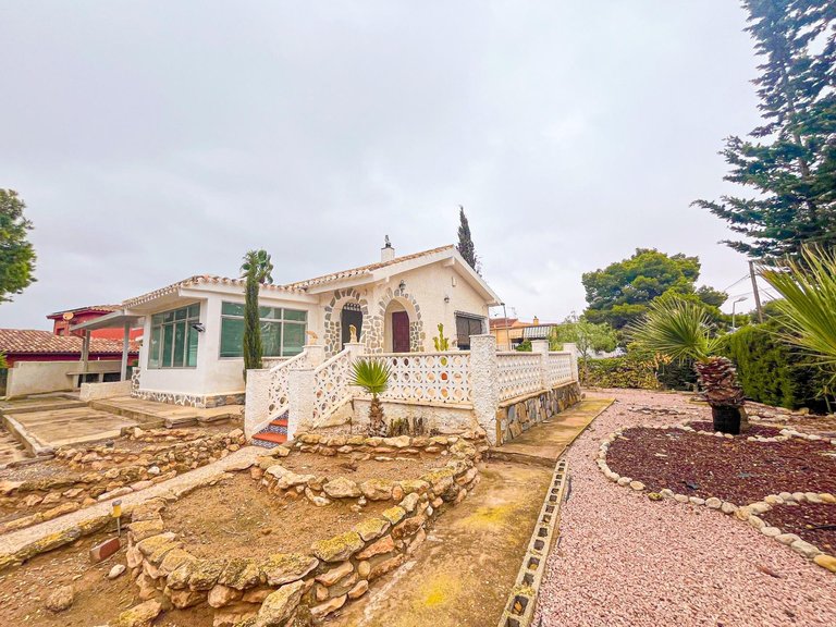 Villa for Sale in Torrevieja, Alicante 8